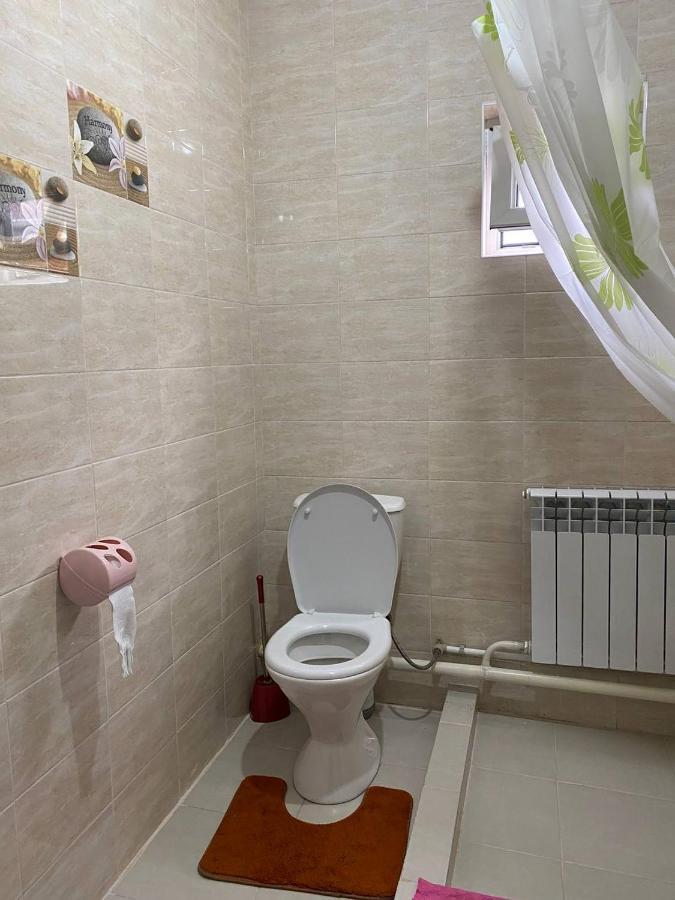 Karakol-Guest Bed & Breakfast Ngoại thất bức ảnh