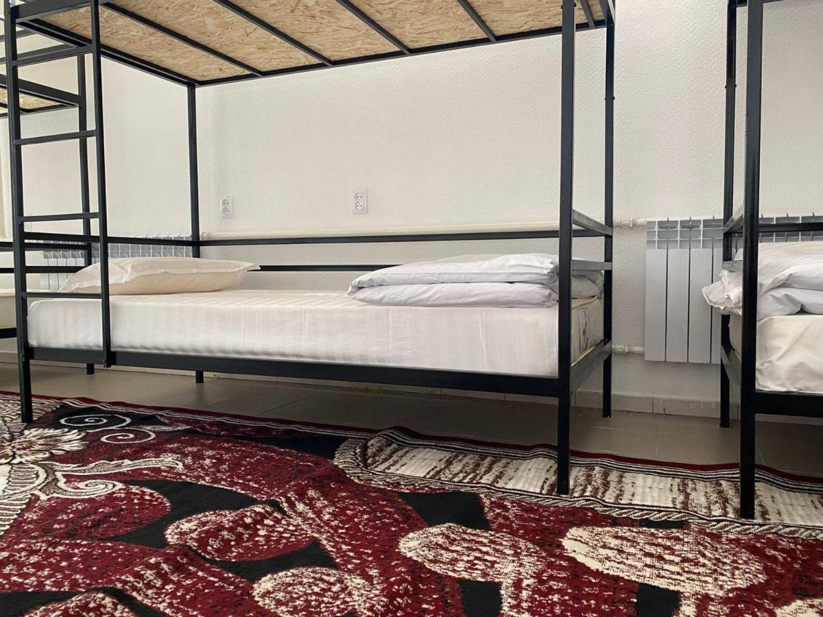 Karakol-Guest Bed & Breakfast Ngoại thất bức ảnh