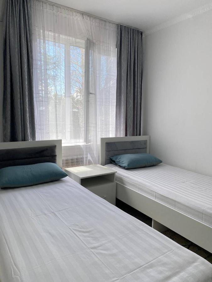 Karakol-Guest Bed & Breakfast Ngoại thất bức ảnh