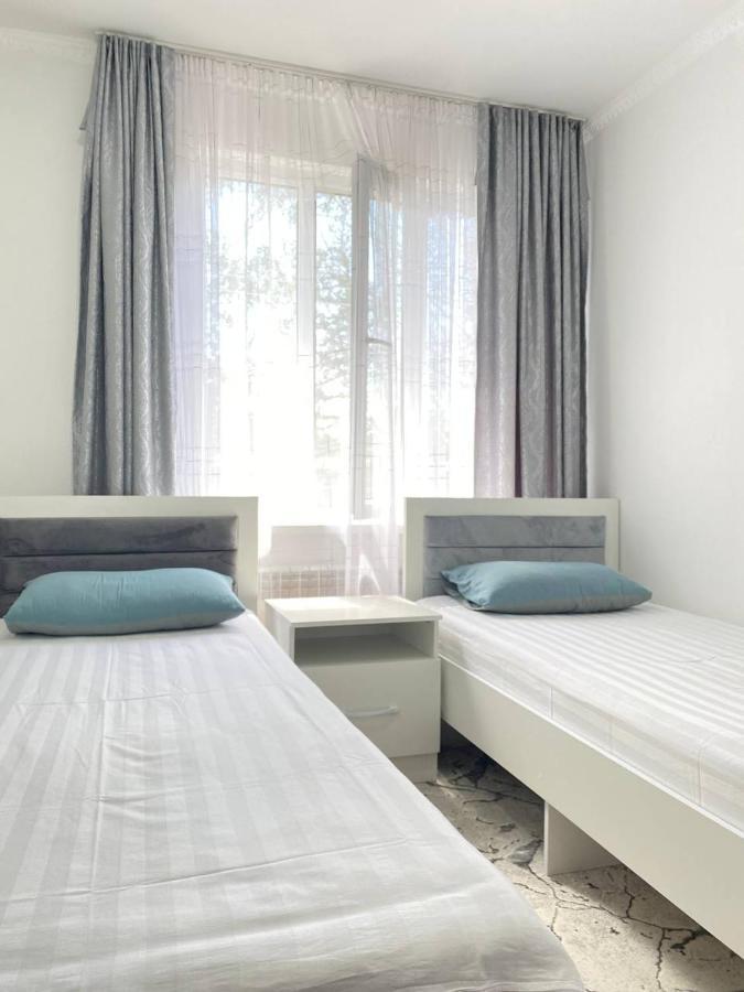 Karakol-Guest Bed & Breakfast Ngoại thất bức ảnh