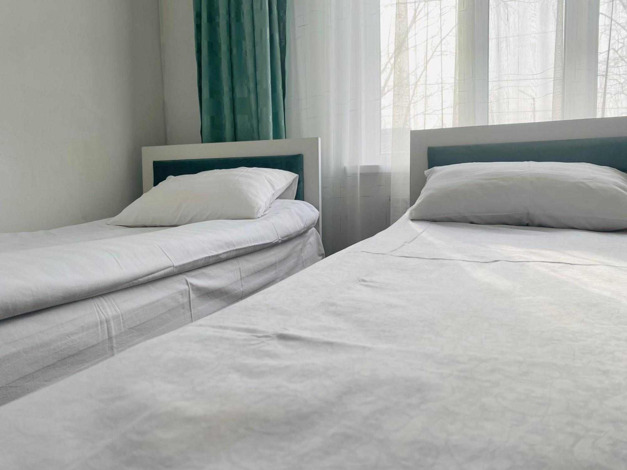 Karakol-Guest Bed & Breakfast Ngoại thất bức ảnh